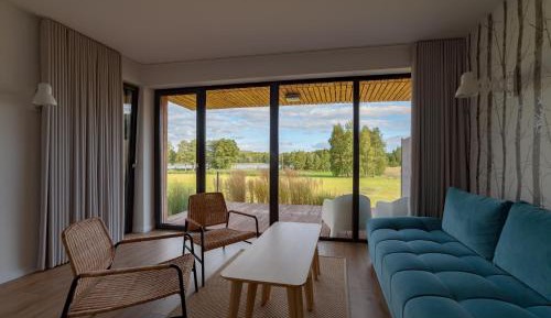 Apartment with Lake View