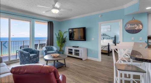 Suite with Pool View
