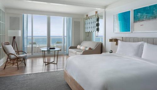 Oceanfront King Room with Club Access