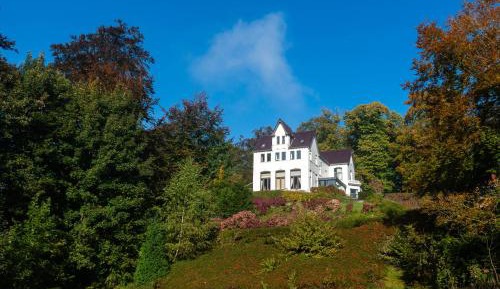 Seven-Bedroom House
