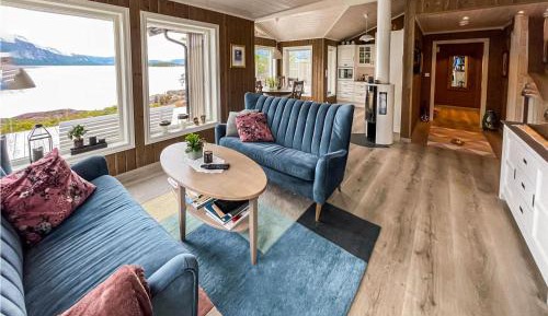 Three-Bedroom Holiday Home 