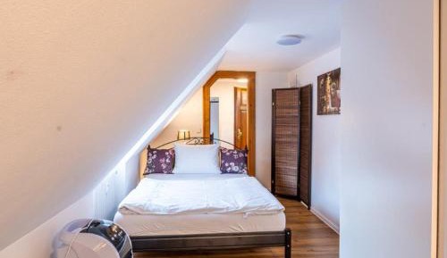 Single Room 4th floor without elevator