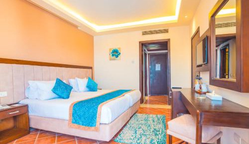 Junior Suite with Garden View
