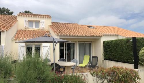 Holiday Home (6 Adults)