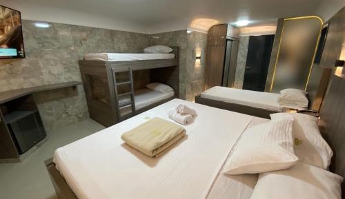 Deluxe Family Suite