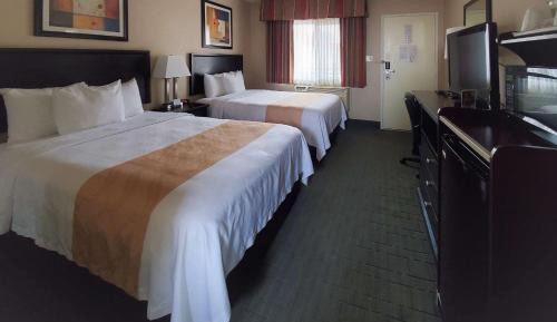 Standard Room, 2 Queen Beds, Balcony, Non Smoking 