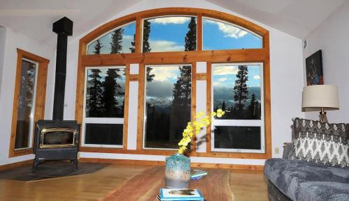 Three-Bedroom Holiday Home 