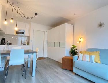 One-Bedroom Apartment