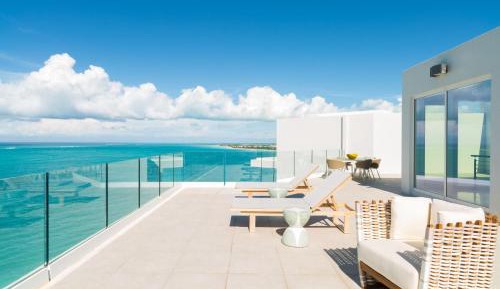 Three-Bedroom Penthouse with Oceanfront