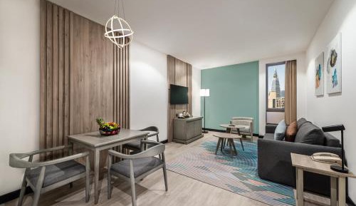 One Bedroom King Suite - Non-Smoking