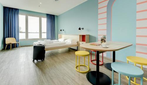  5-Bed Room