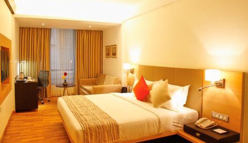 Deluxe Room with Garden / Pool View
