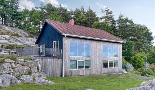 Four-Bedroom Holiday Home