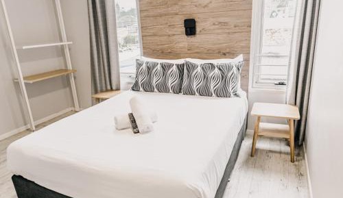 Queen Room with Private Bathroom