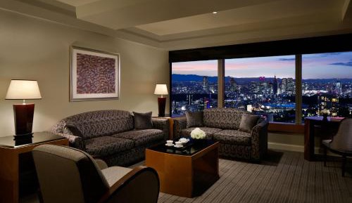 Carlton Suite