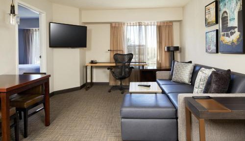 One-Bedroom Queen Suite with Sofa Bed