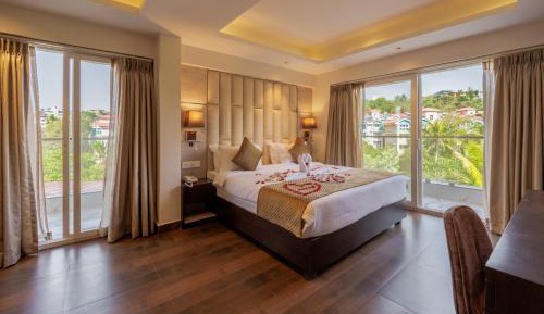 King Room with Pool View