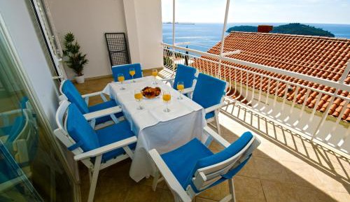 Three-Bedroom Apartment with Sea View