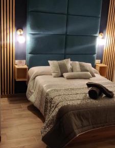 Double or Twin Room with Shared Bathroom