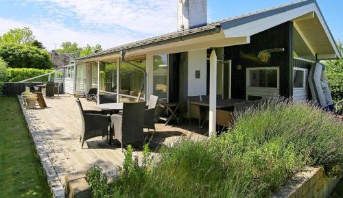 Three-Bedroom Holiday Home 