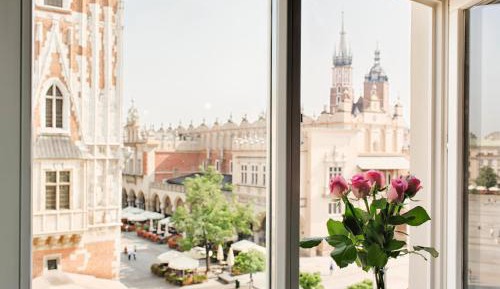 Epic View Superior Apartment no. 4B, 3rd floor Main Square view