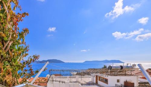 Deluxe Double Room with Side Sea View