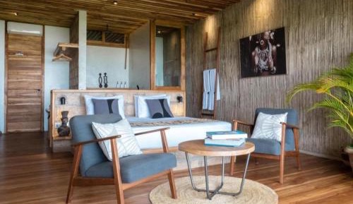 Deluxe Suite with Sea View