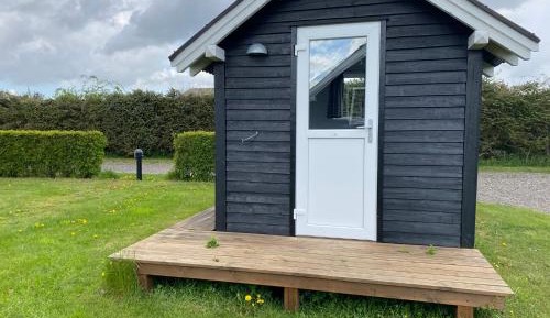 Budget Cottage with Shared Bathroom