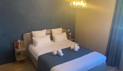 Suite (2 People)