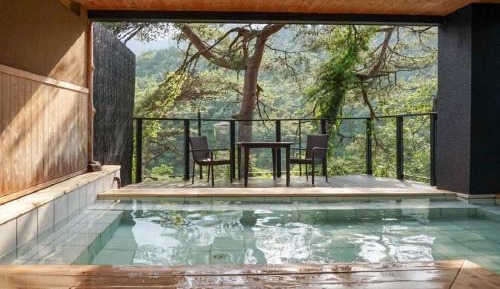 Modern Deluxe Room with Open-Air Bath