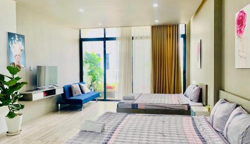 Apartment with Mountain View
