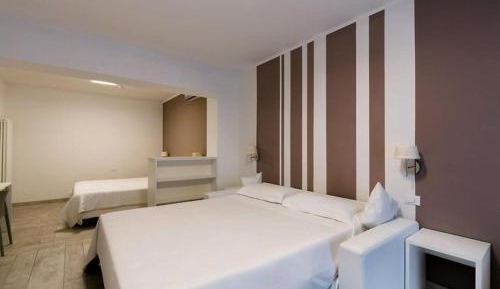 Prestige Room with Balcony and Partial Lake View 
