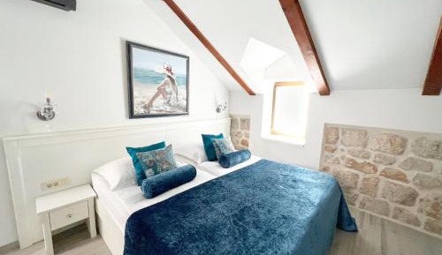 Deluxe Double or Twin Room with City View