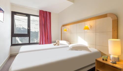 One-Bedroom Apartment with Balcony (4 People) - South Side