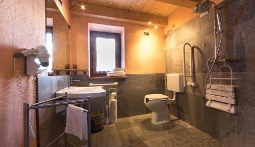 Double or Twin Room with Private Bathroom