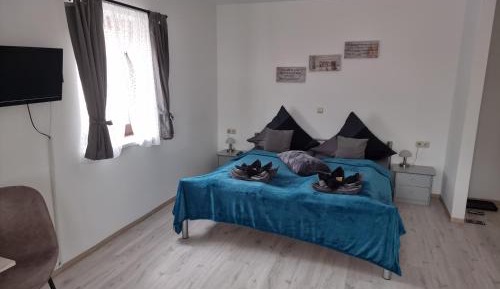 Large Double Room