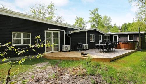 Four-Bedroom Holiday Home