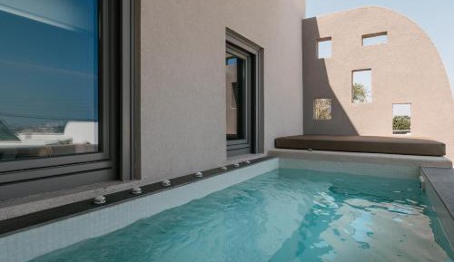 Deluxe Suite with Outdoor Hot Tub & Sea View