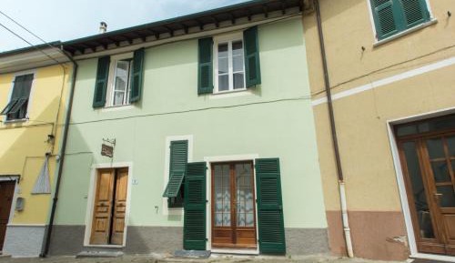 Double or Twin Room with Shared Bathroom