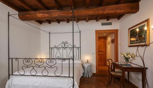 Classic Double Room