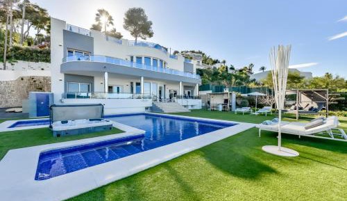 Five-Bedroom Villa