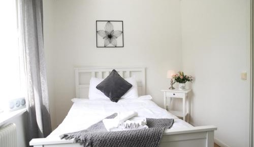 Single Room with Shared Bathroom
