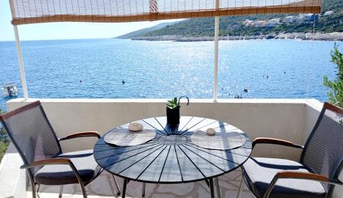Studio Apartment with Sea View