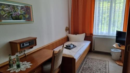 Economy Twin Room