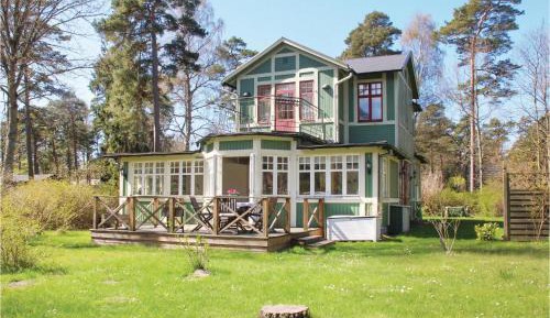 Three-Bedroom Holiday Home 