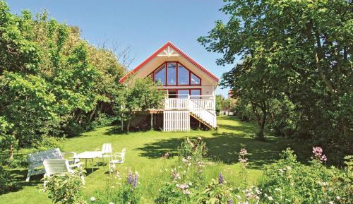 Three-Bedroom Holiday Home 
