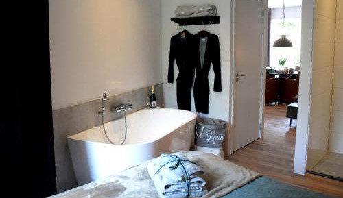 Deluxe Double Room with Bath