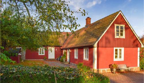 Three-Bedroom Holiday Home 