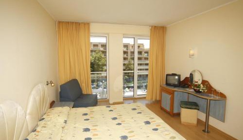 Standard Double or Twin Room with Balcony (2 Adults + 1 Child)
