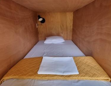 Capsule bed in dormitory